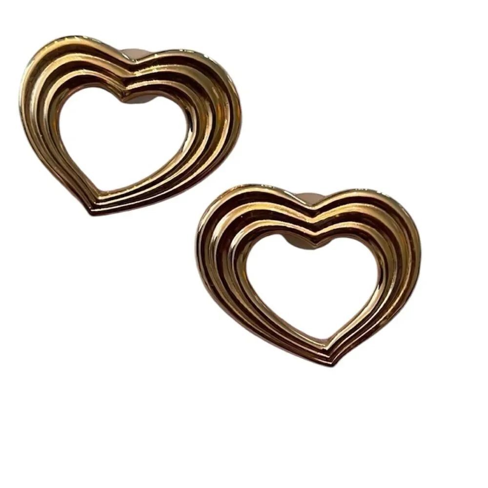 Vintage Park Lane large heart earrings EUC gold color from late 80’s early 90’s